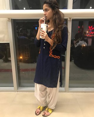 Natalia Awais 8